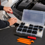 Kit de Clips y Sujetadores Universales para Auto con Herramientas y Estuche Organizador - Imagen 4